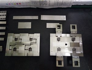 2016年5月我司制作了一套精密连接器的模具配件